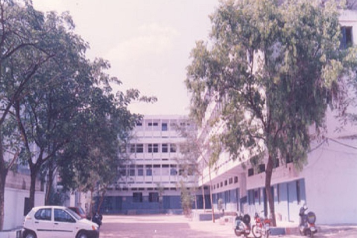 https://cache.careers360.mobi/media/colleges/social-media/media-gallery/6595/2019/6/3/College View of RG Kedia College of Commerce Hyderabad_Campus-View.jpg